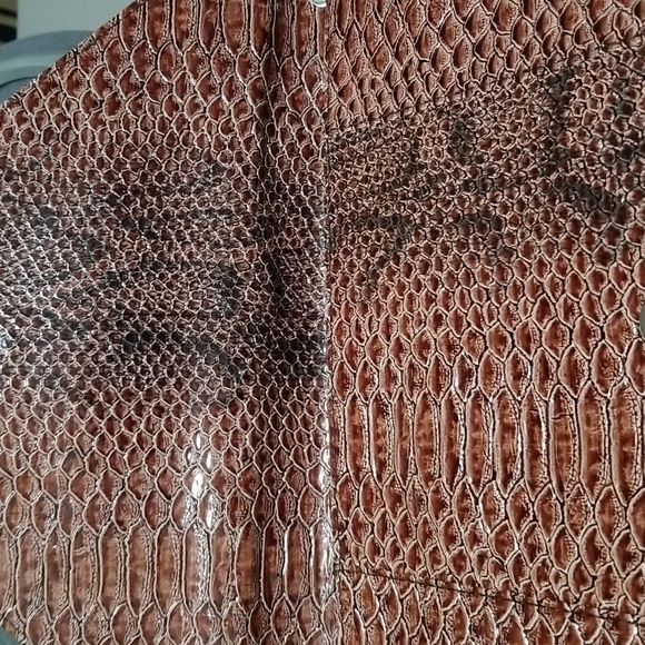 Brown large faux snakeskin pattern envelop clutch!! - Picture 6 of 6